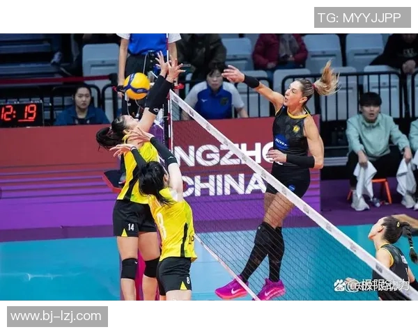 北京女排与河北女排激战正酣谁能在这场对决中笑到最后